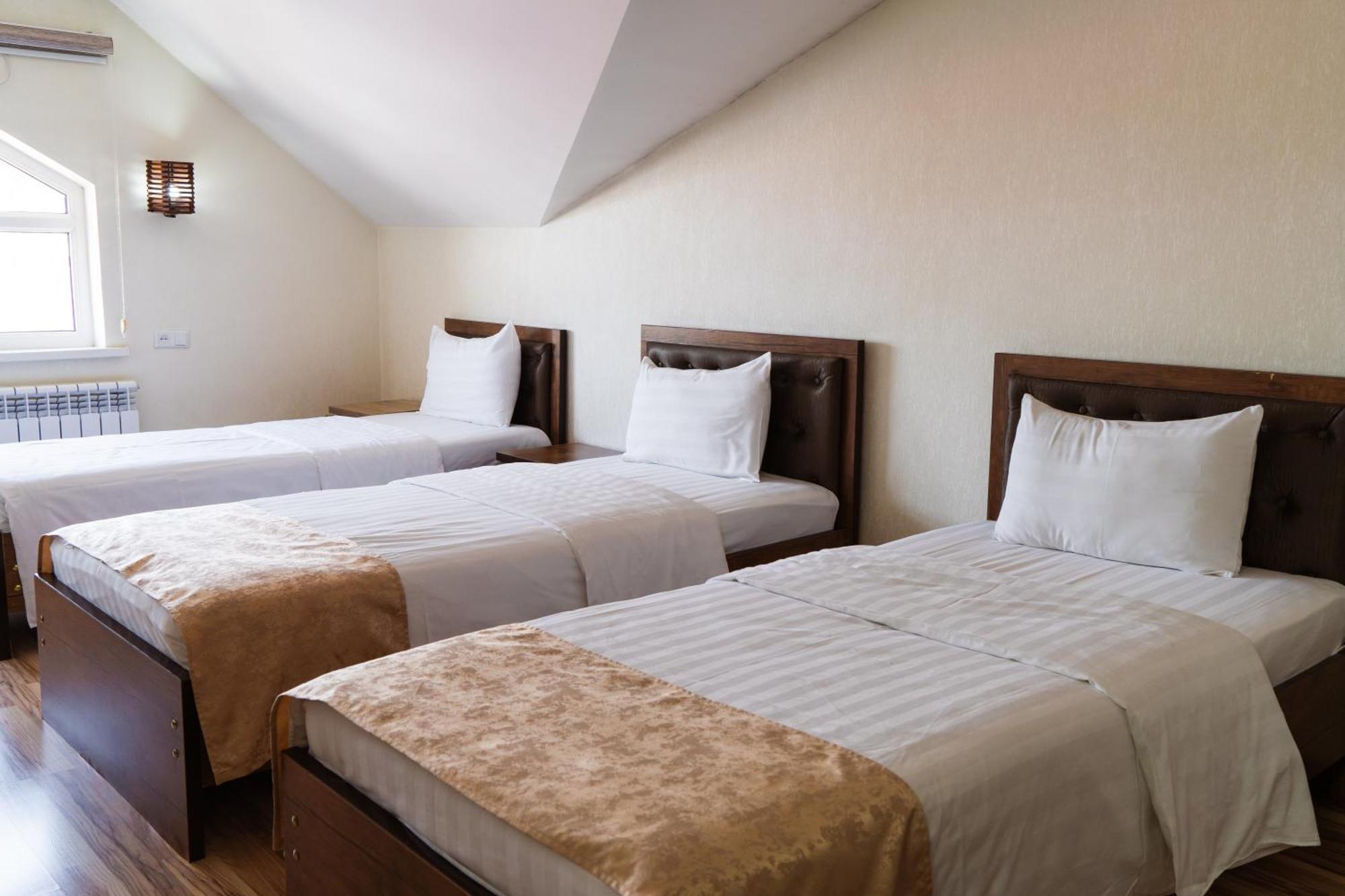 Tourist Inn Hotel Ташкент Екстериор снимка
